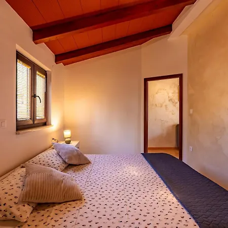 Casa Arti In - Haus Fuer 2-4 Personen Pula